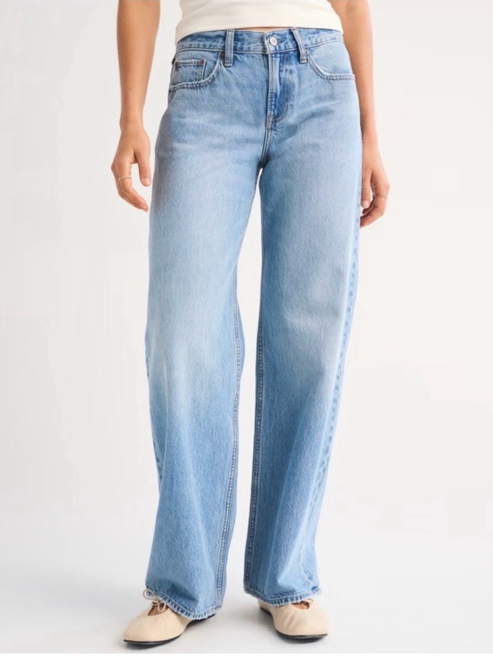 Abercrombie Low Rise Ultra Loose Curve Love Jean 28